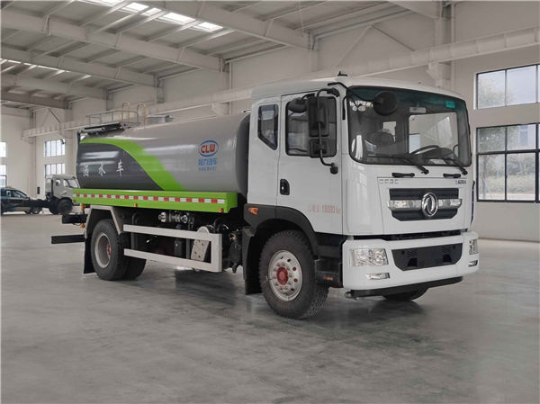 國六東風多利卡D9灑水車